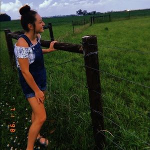 Meet your Posher, Breanna